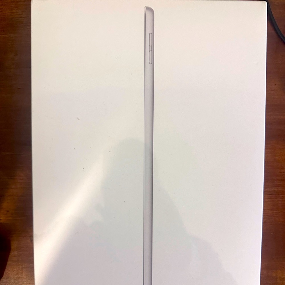 Brand new 9th Generation IPAD 64gig.